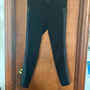 DKNY- stretch black pant with grey stripe down sides- 6-  *5 for $25 sale!!